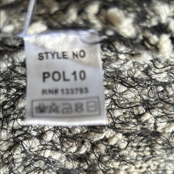 POL Chunky Oversized Cozy Black and White Knit Cardigan - Picture 8 of 9